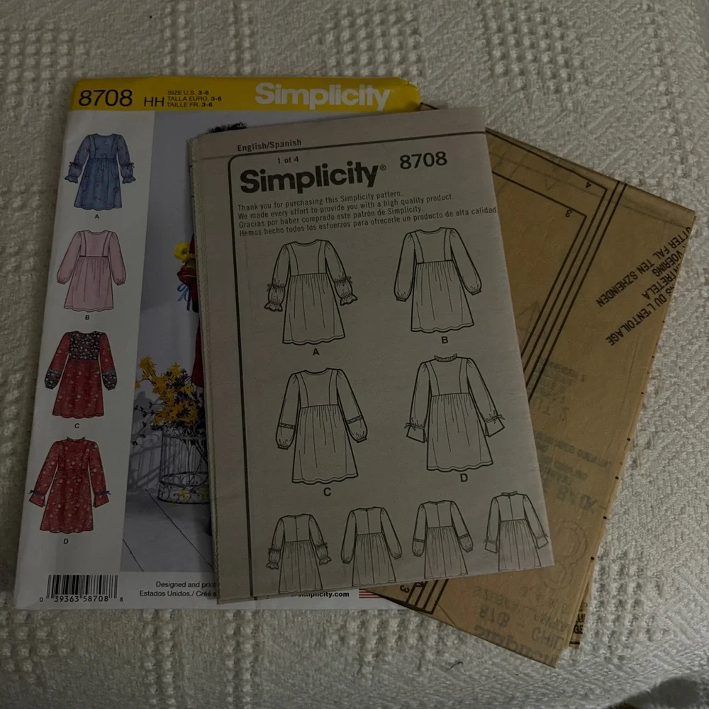 Simplicity Pattern 8708 HH for Child’s Dress